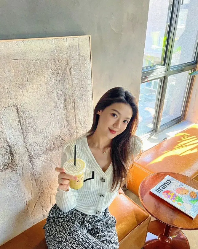 女仆舒适的食物